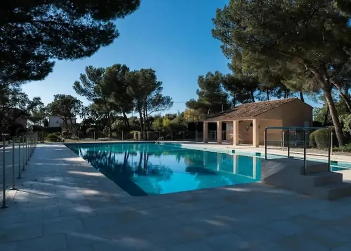 Provenzalisches Haus Hannah - Garten Mit Meerblick Und Pool By Riviera Homelife Dom wakacyjny Saint-Raphaël